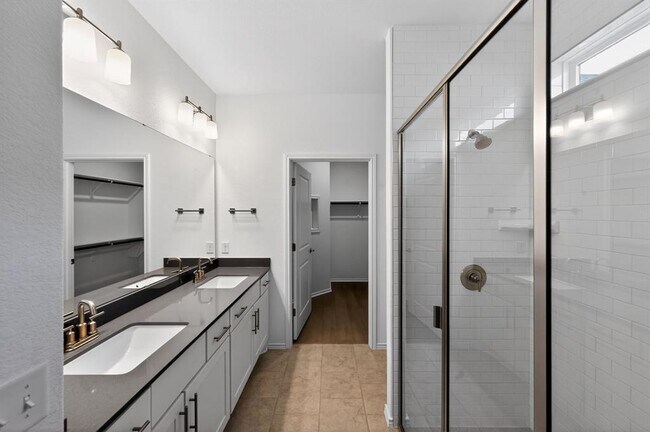 Building Photo - 304 Livewater Ln