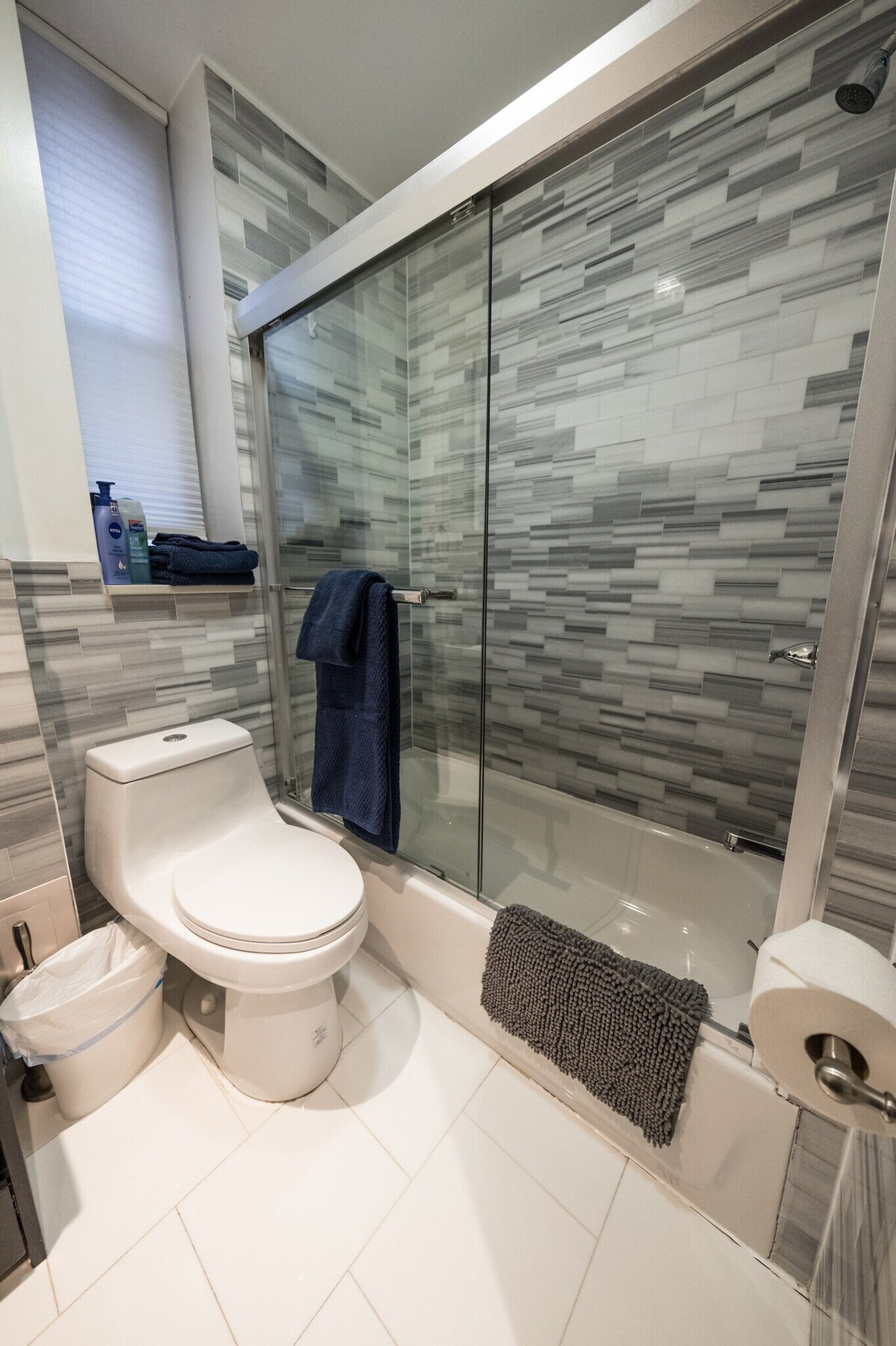 Building Photo - 5 W 101st St