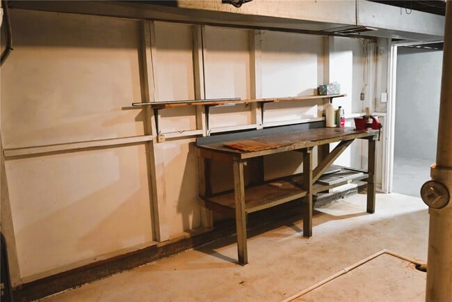 Building Photo - 9510 Lydell Dr