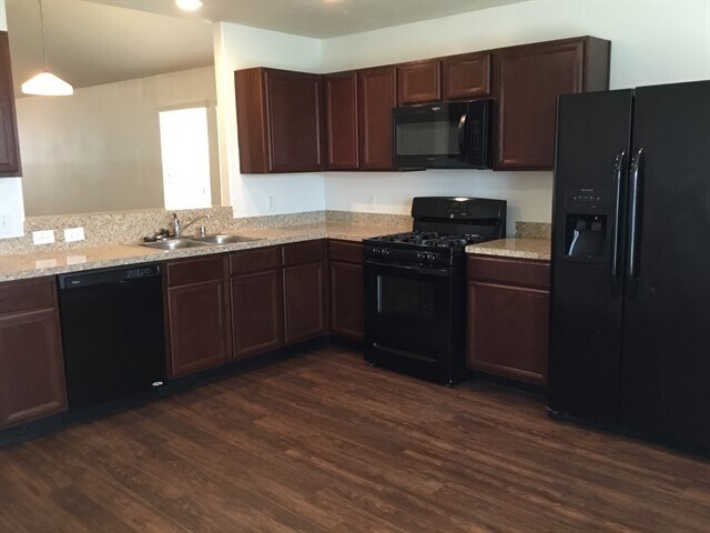 Building Photo - 22 Mira Loma Dr