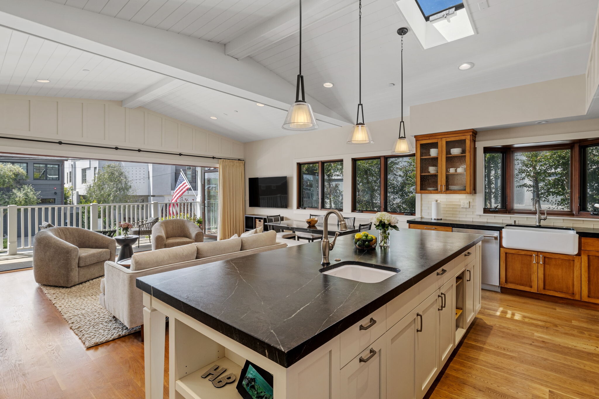 Building Photo - 521 24th Pl