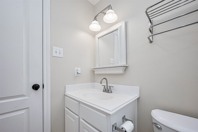 Building Photo - 223 Owens Park Dr