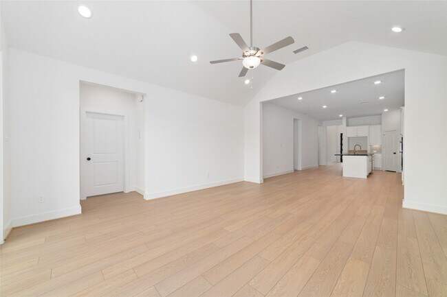 Building Photo - 5177 Enchanted Pne Ct