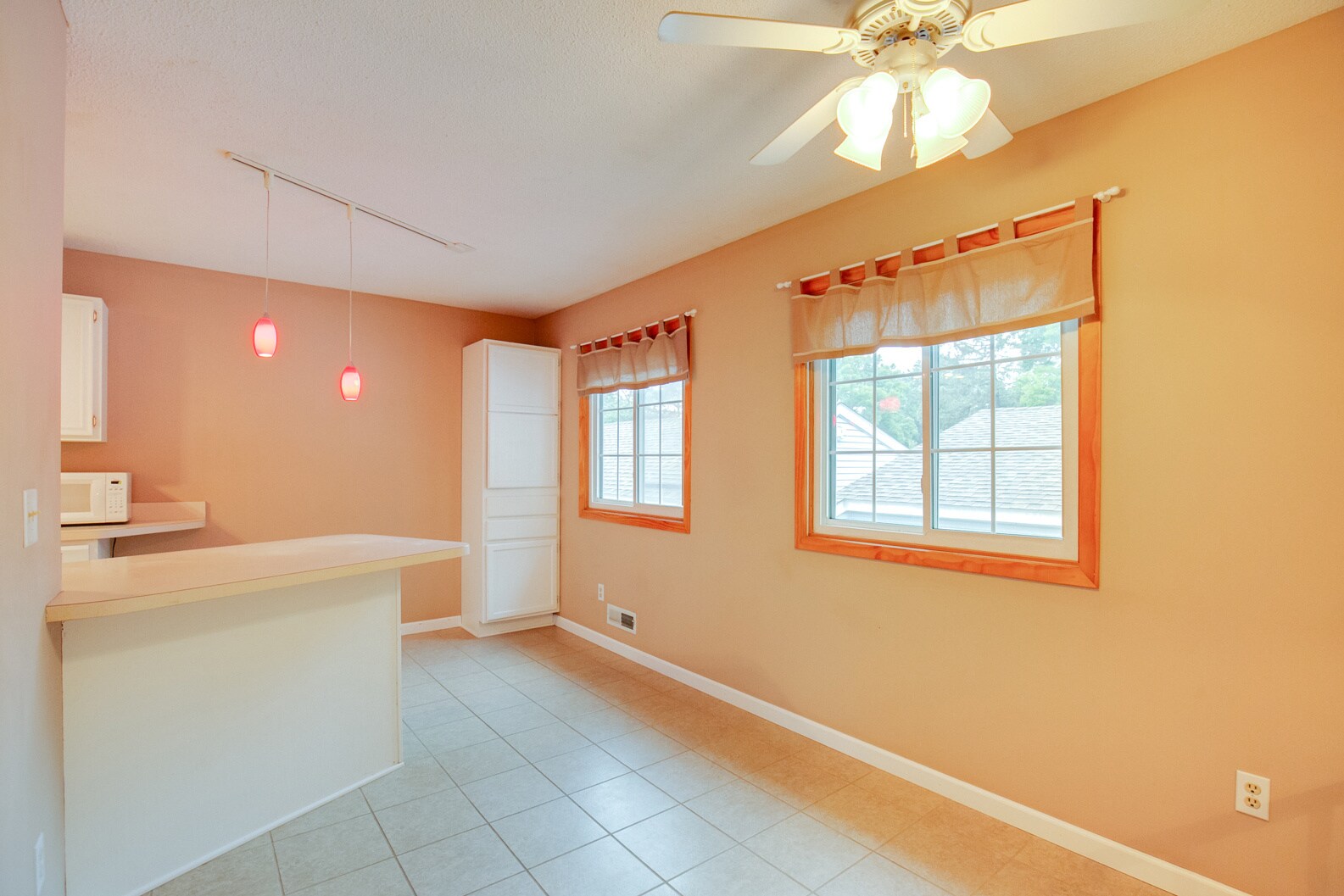 Building Photo - 12115 Drake St NW