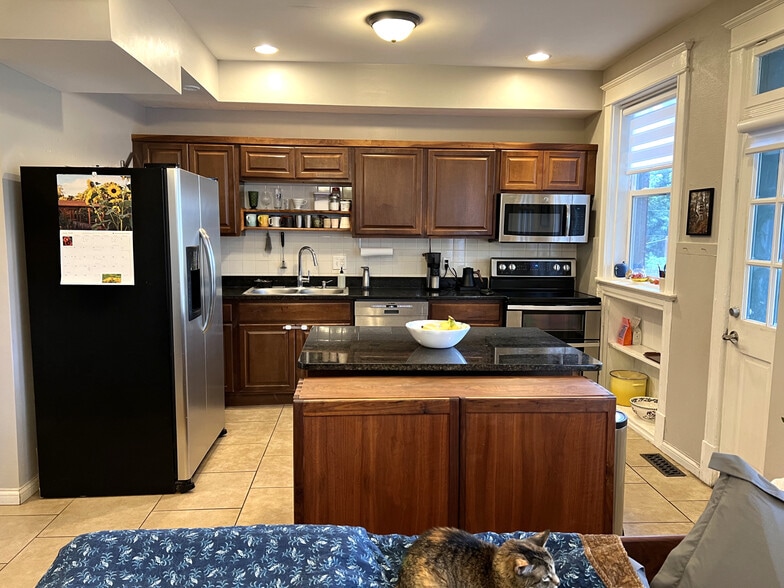Kitchen - 3817 Lafayette Ave