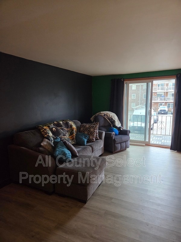 Building Photo - 14 Woodman Way