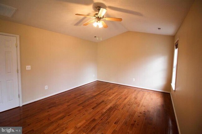 Building Photo - 35382 Gosling Ln
