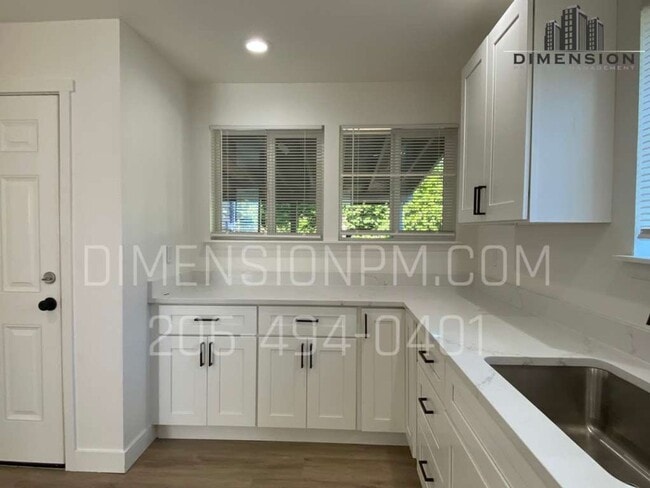 Building Photo - Charleston Duplex
