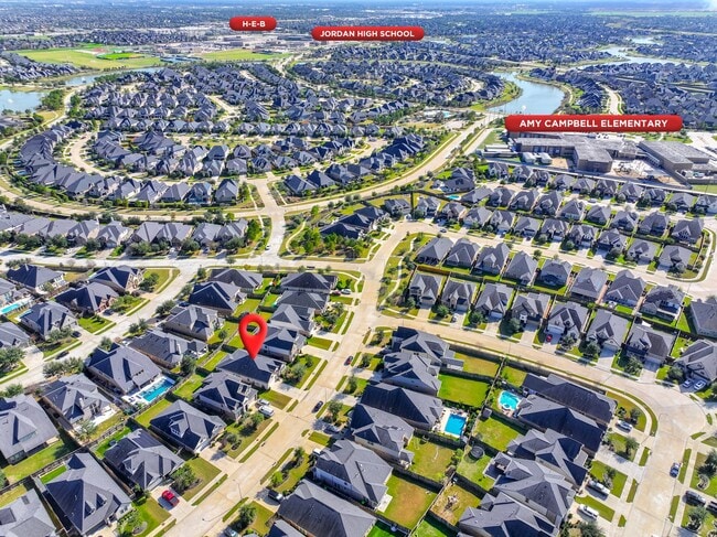 Building Photo - 3439 Cres Vista Dr