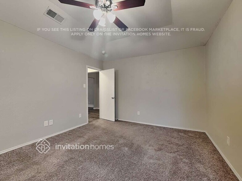 Building Photo - 717 Lynne Ln