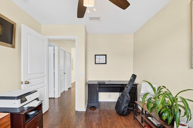 Building Photo - 5018 Starblaze Dr