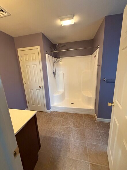 Building Photo - 504 W Perry St