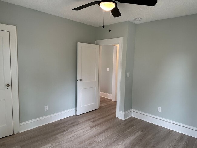 Building Photo - Beautifully Remodeled 4-bedroom Cape Cod -...