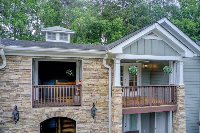 Building Photo - 304 Madison Ct
