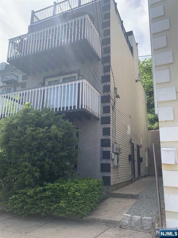 Building Photo - 295 Park Ave