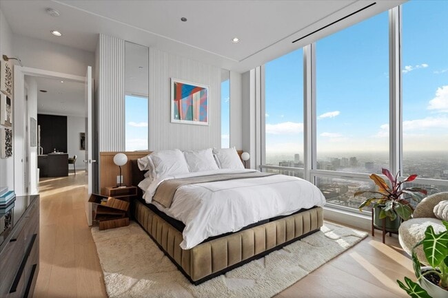 Building Photo - 14 W Superior St