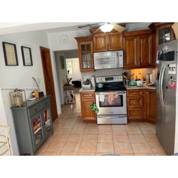 Building Photo - 2341 SW 34th Ave