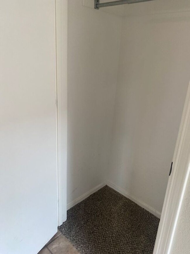 Building Photo - $2,350 3 Bedroom Gilbert 85296 Home For Le...