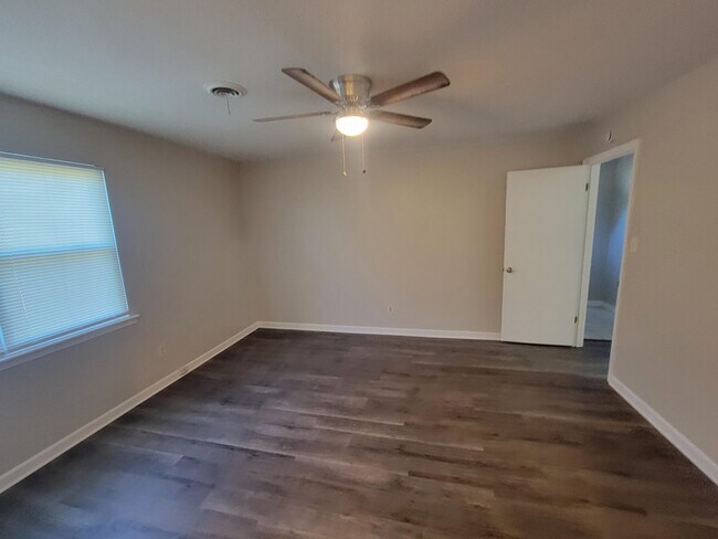 Building Photo - 119 Sunnywood Dr