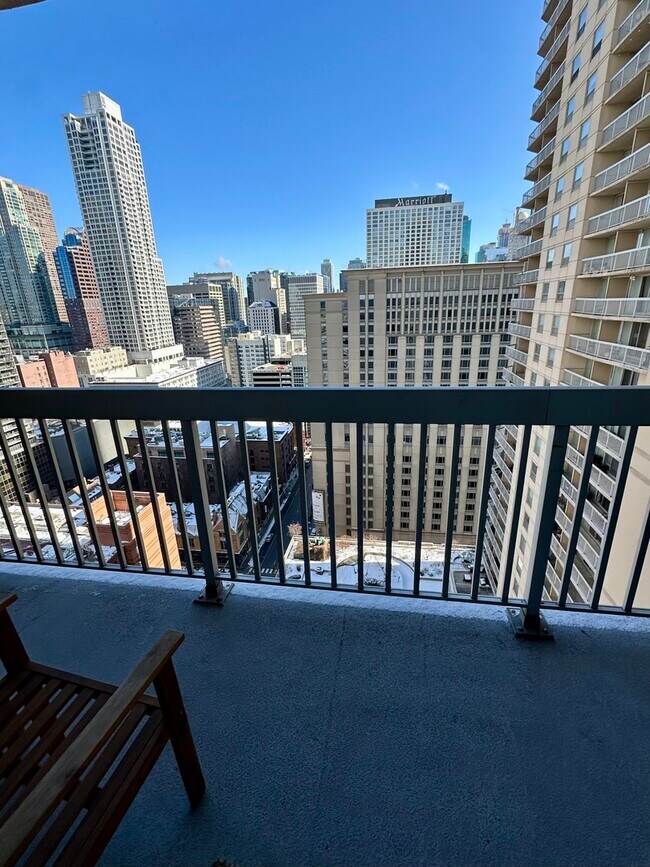 Building Photo - 545 N Dearborn St