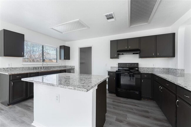 Building Photo - 315 Bello Dr