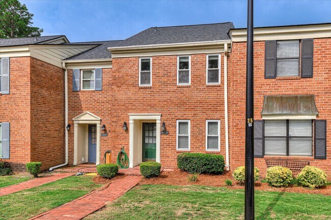Building Photo - 407 Folkstone Cir