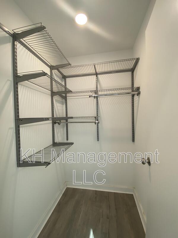 Building Photo - 317 N 41st St