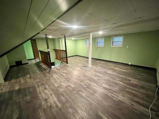 Building Photo - 639 Houston St
