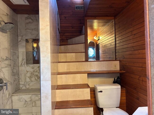 Building Photo - 1617 Bryant Rd