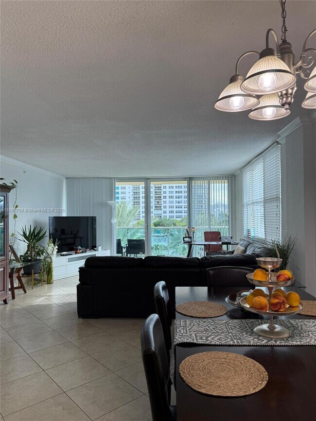 Building Photo - 2501 S Ocean Dr