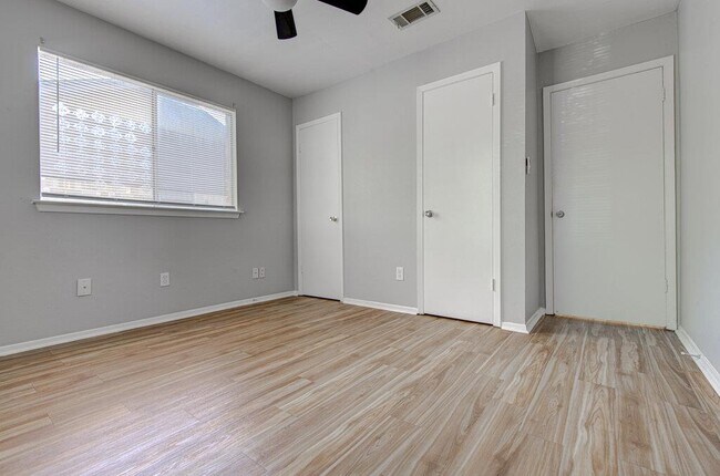 Building Photo - 2109 Singletree Ave
