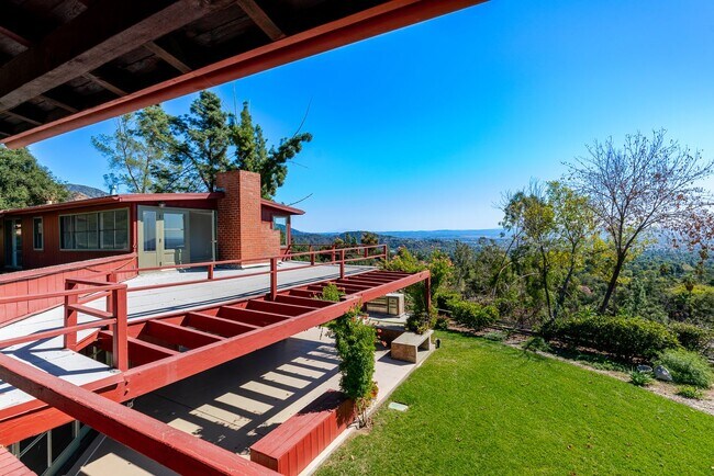 Building Photo - 650 Baldwin Ct