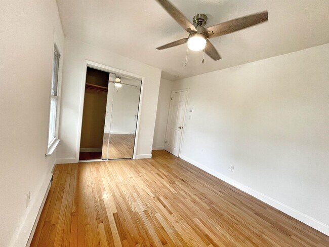 Building Photo - 263 Avenue B