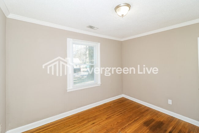 Building Photo - 965 Goodman St