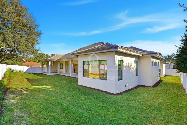 Building Photo - 705 Largovista Dr