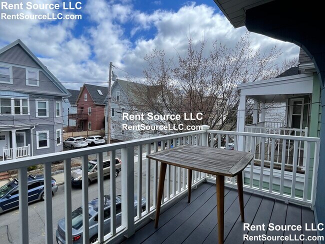 Building Photo - 12 Seven Pines Ave
