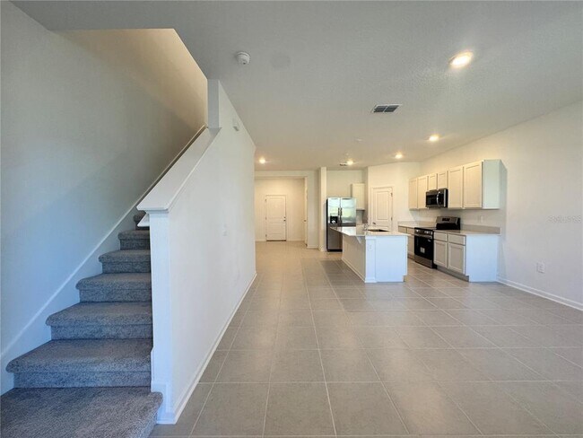 Building Photo - 2819 Maloof Dr