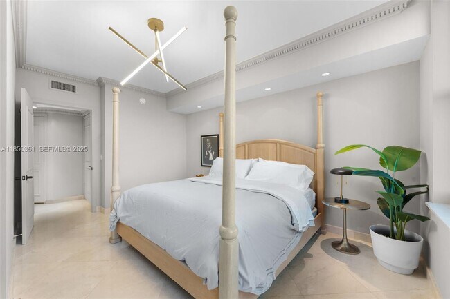 Building Photo - 2100 N Ocean Blvd