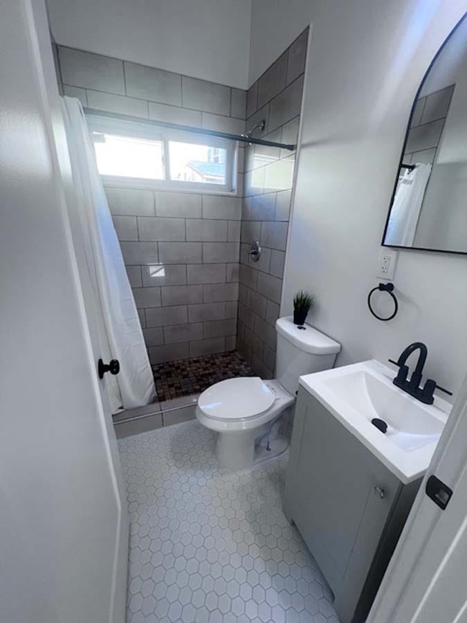 Building Photo - 720 37th St