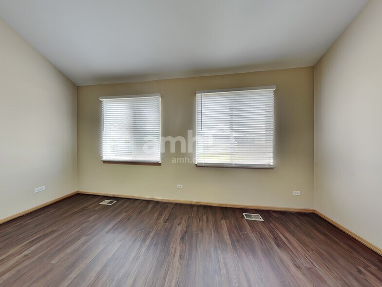 Building Photo - 2816 Bloomfield Dr