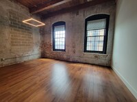 Building Photo - 173 W Berks St