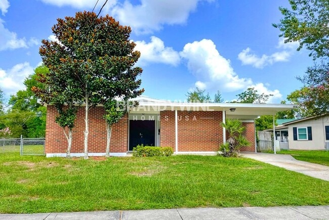 Building Photo - 3916 Bogata Dr N