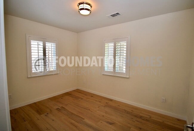 Building Photo - Remodeled 4BD/2BA in Prime Tiburon Locatio...