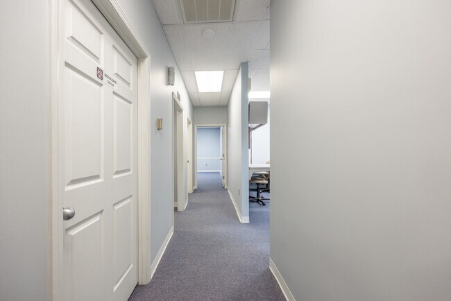 Building Photo - 305 Grady Rd