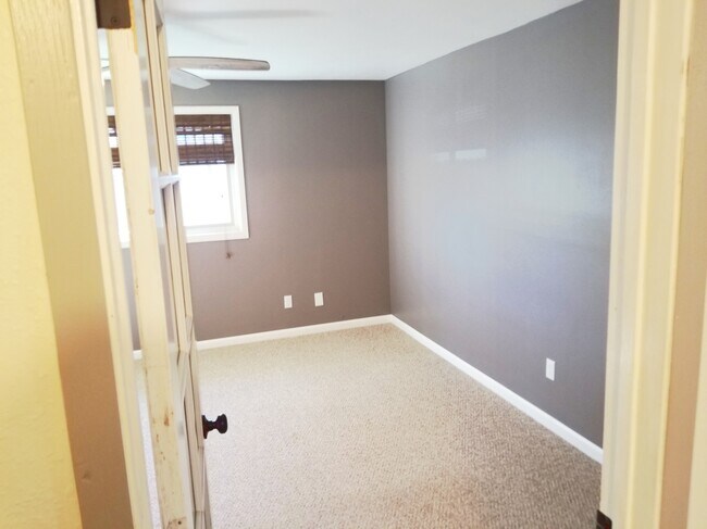 Building Photo - 510 S Phillippi St