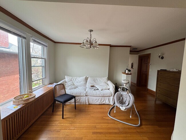 Building Photo - Move In June 1st 2026! 2 Bedroom 2 bath - Pet's OK - Wilmette