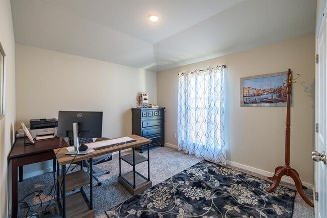 Building Photo - 20203 Lincoln Cove
