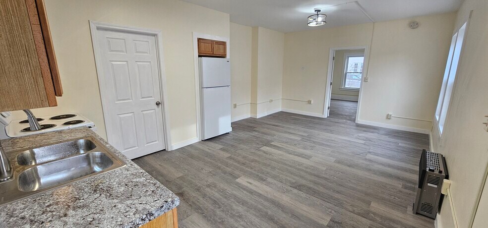 Building Photo - 11 Grand St