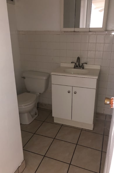 Building Photo - 3913 W 124th Pl