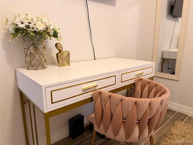 Building Photo - 5112 W Expy 83